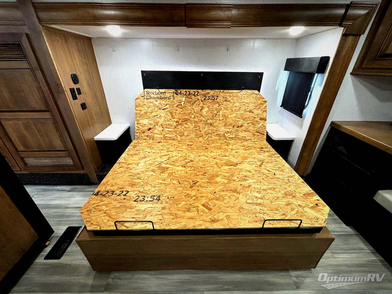 2022 Heartland Bighorn 3960LS Photo 9