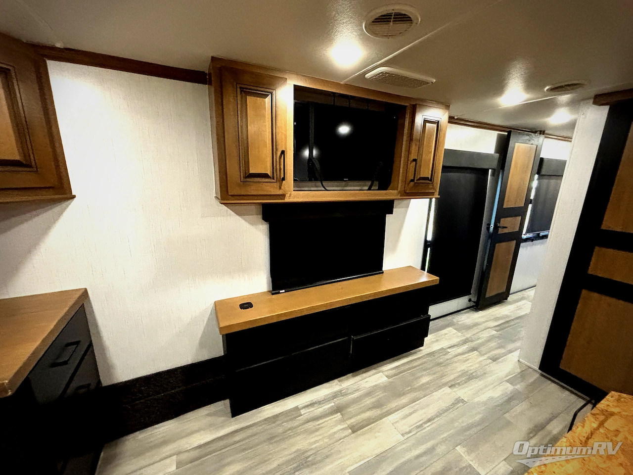 2022 Heartland Bighorn 3960LS Photo 11