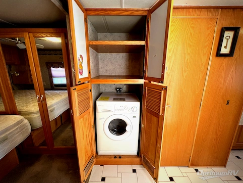 2003 Newmar Dutch Star 3893 RV Floorplan Photo