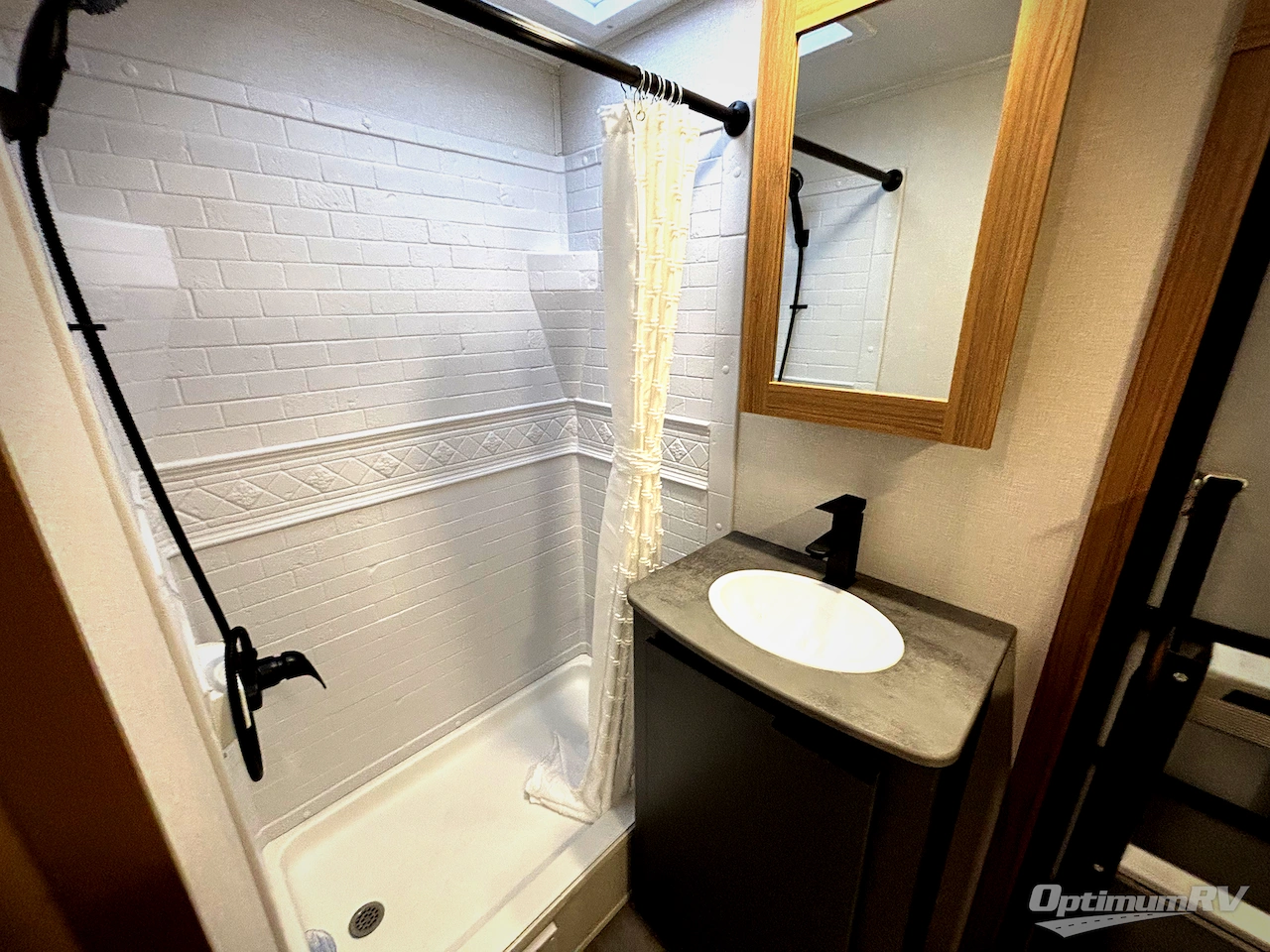 2025 Heartland Corterra 33.3BH Photo 12