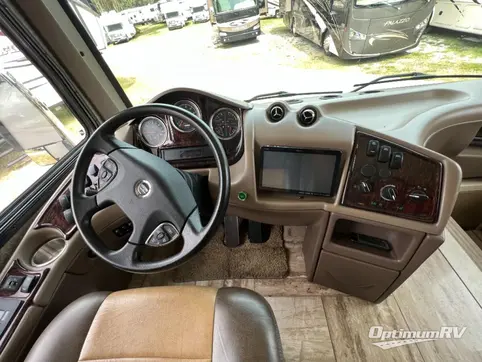 2017 Thor Venetian M37 RV Photo 2