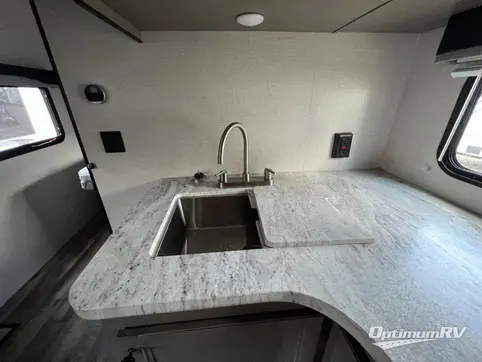 2022 Starcraft Super Lite 241BH RV Photo 4