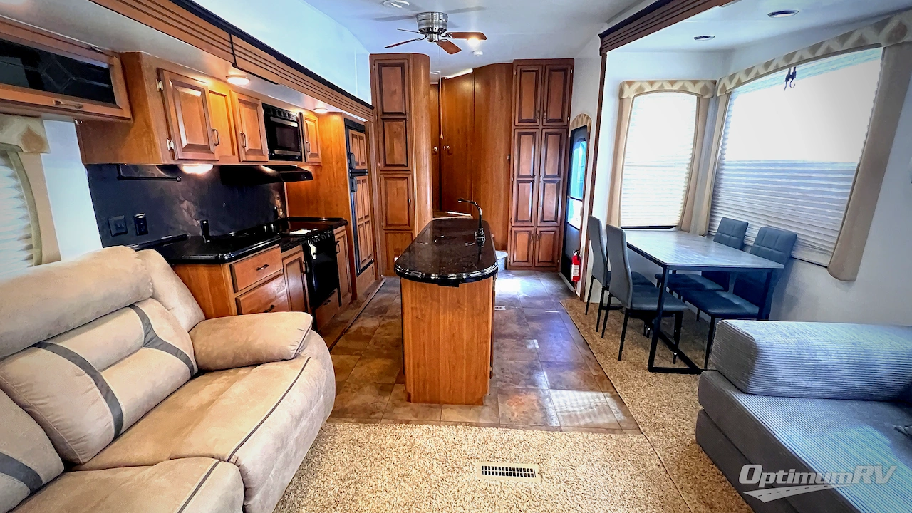 2012 CrossRoads Cruiser Patriot  Provincial CF345RF Photo 6
