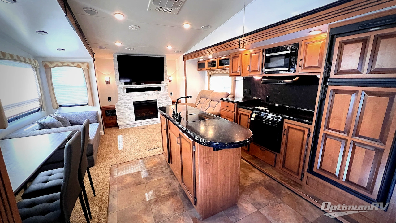 2012 CrossRoads Cruiser Patriot  Provincial CF345RF Photo 7