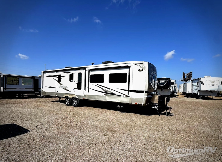 2019 Palomino Columbus Castaway 86FK RV Photo 1