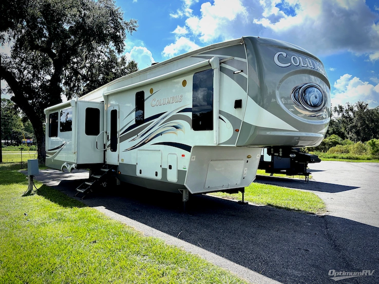 2020 Palomino Columbus F329DV RV Photo 1