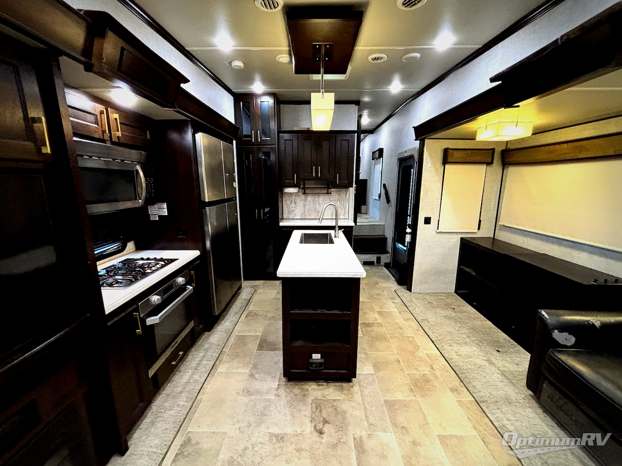 2020 Palomino Columbus F329DV Photo 5