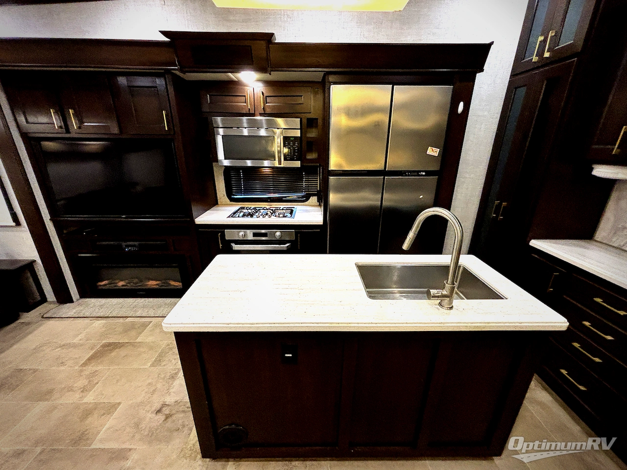 2020 Palomino Columbus F329DV Photo 6
