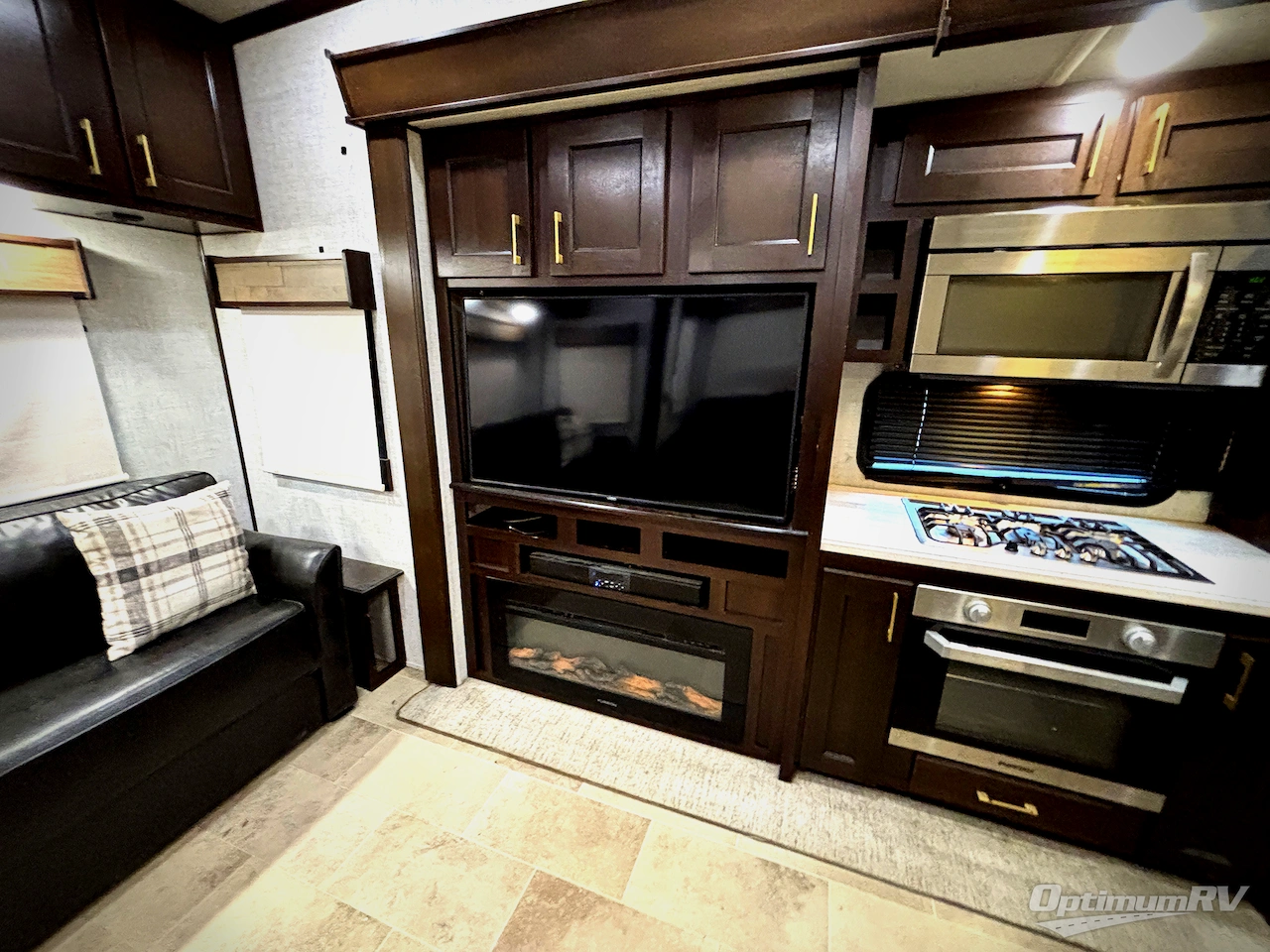 2020 Palomino Columbus F329DV Photo 19
