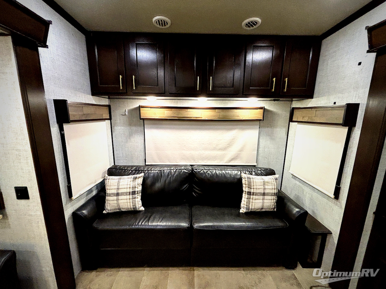 2020 Palomino Columbus F329DV Photo 20