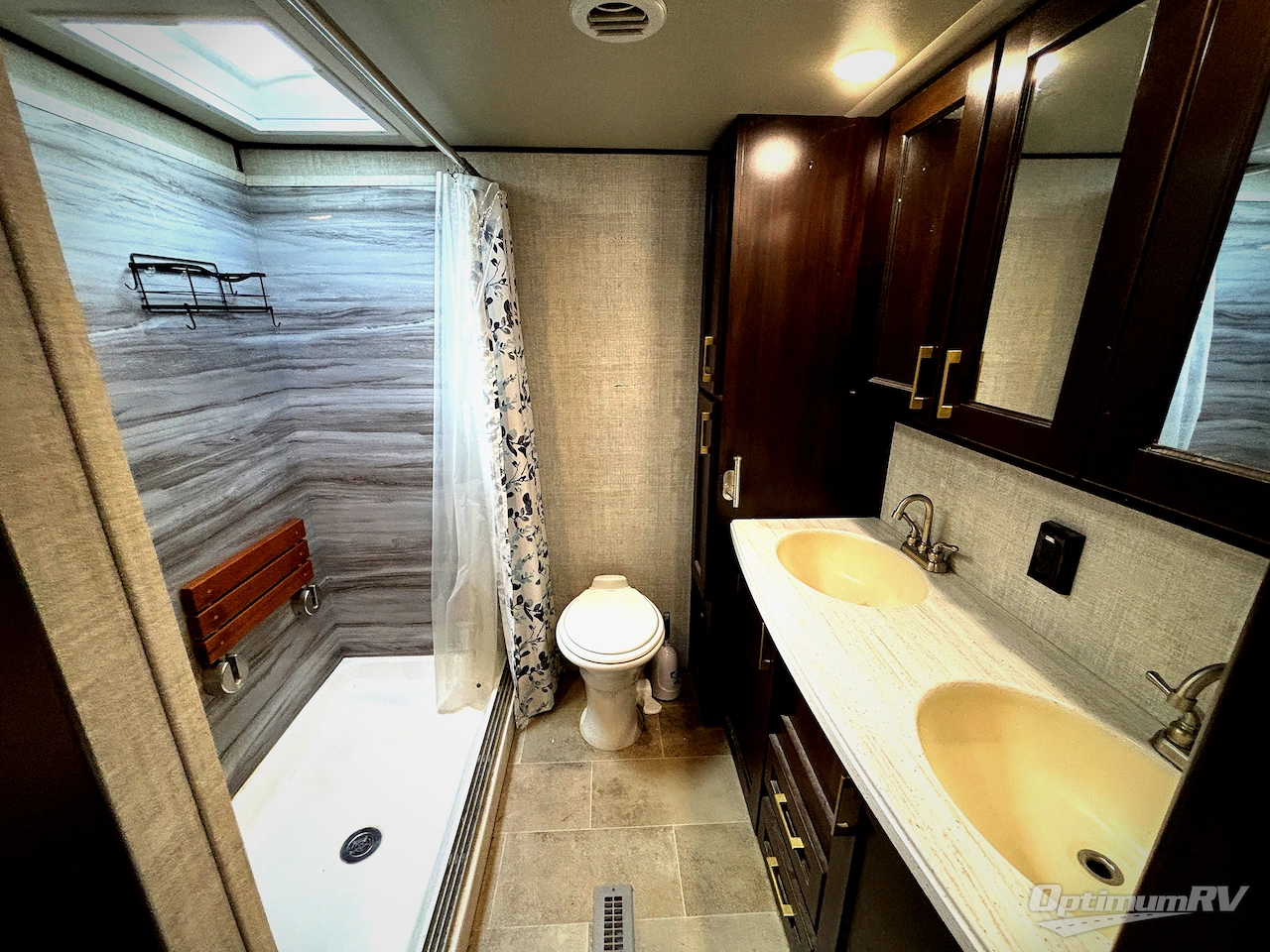 2020 Palomino Columbus F329DV Photo 13