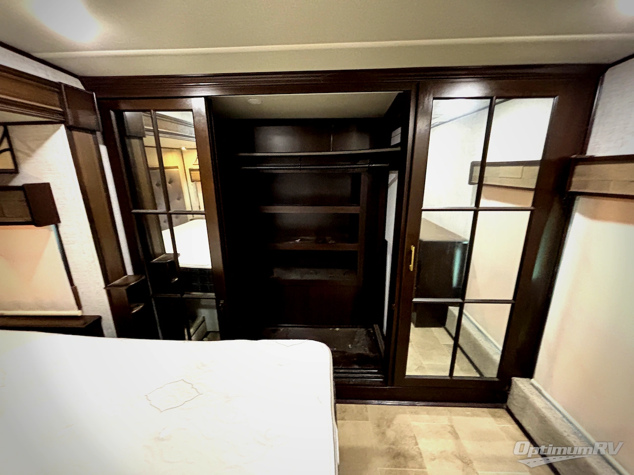 2020 Palomino Columbus F329DV Photo 10