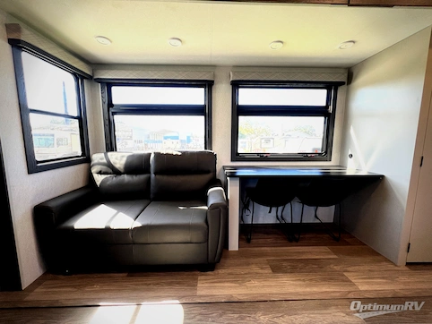 2027 East To West Ahara 395FB RV Photo 2
