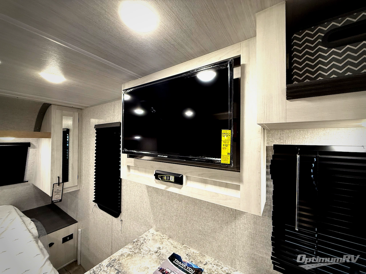 2026 East To West Longitude 185RB Photo 16