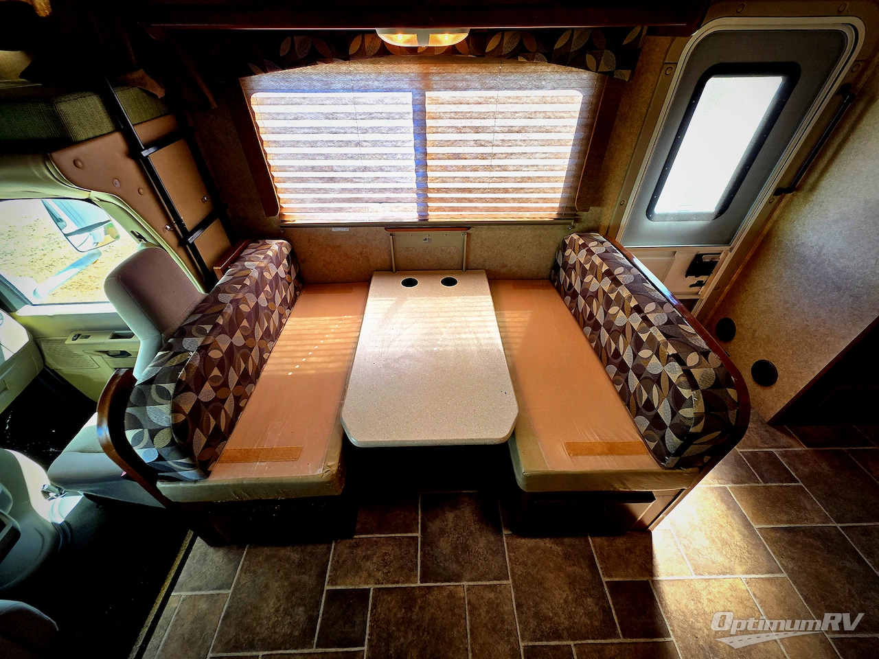 2012 Forest River Sunseeker 2860DS Photo 9