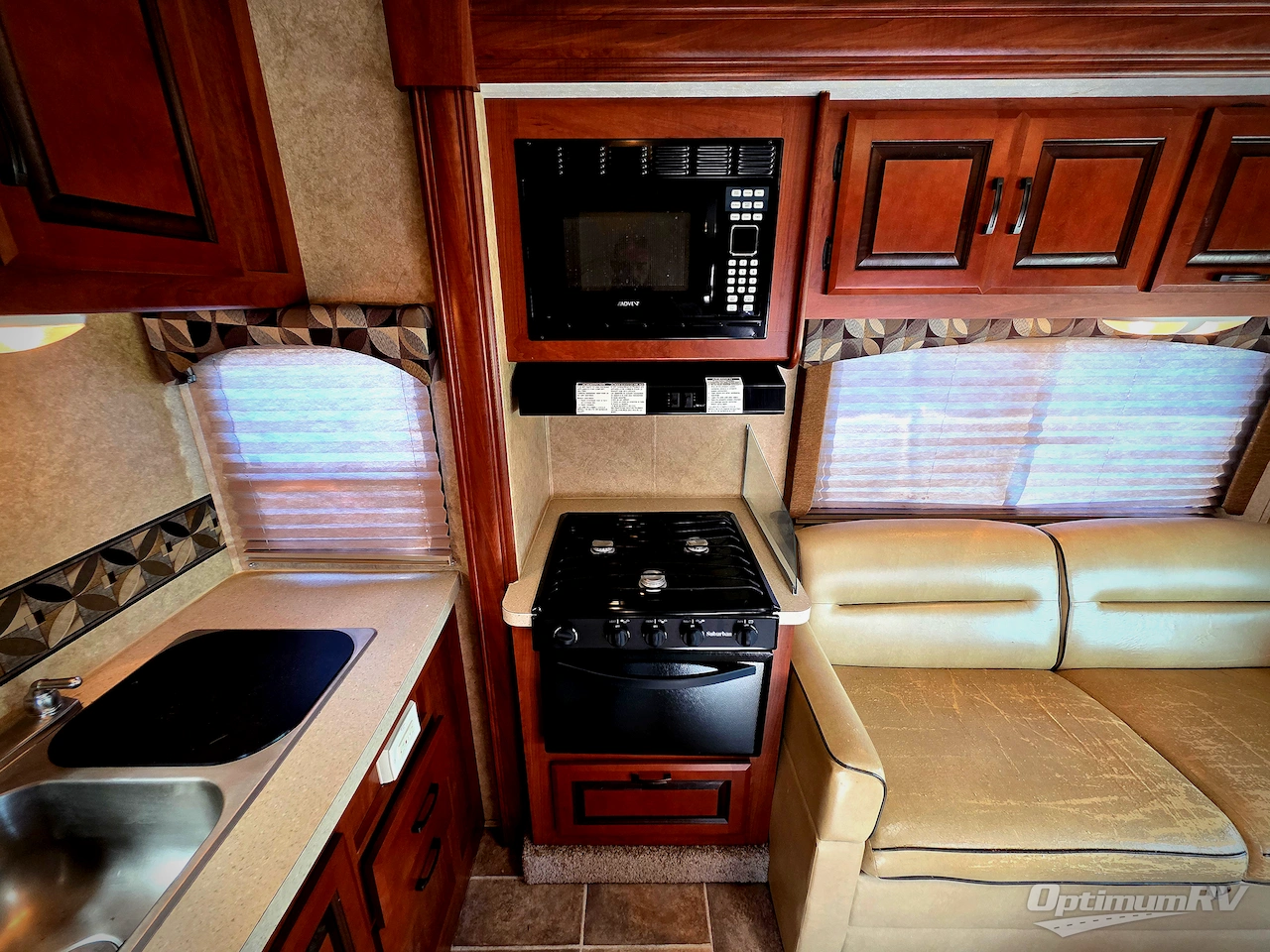 2012 Forest River Sunseeker 2860DS Photo 12