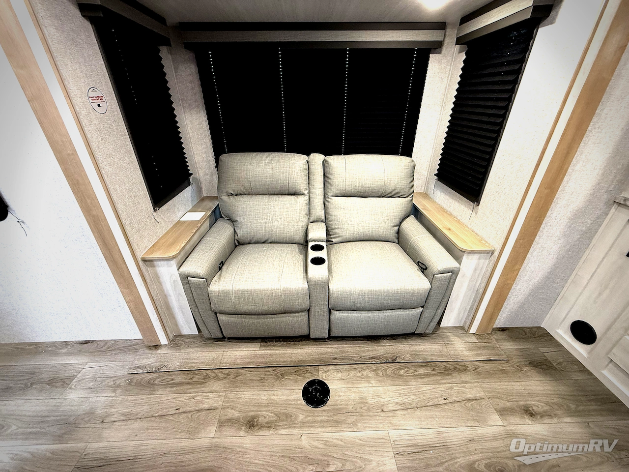 2026 East To West Longitude 230FK Photo 6