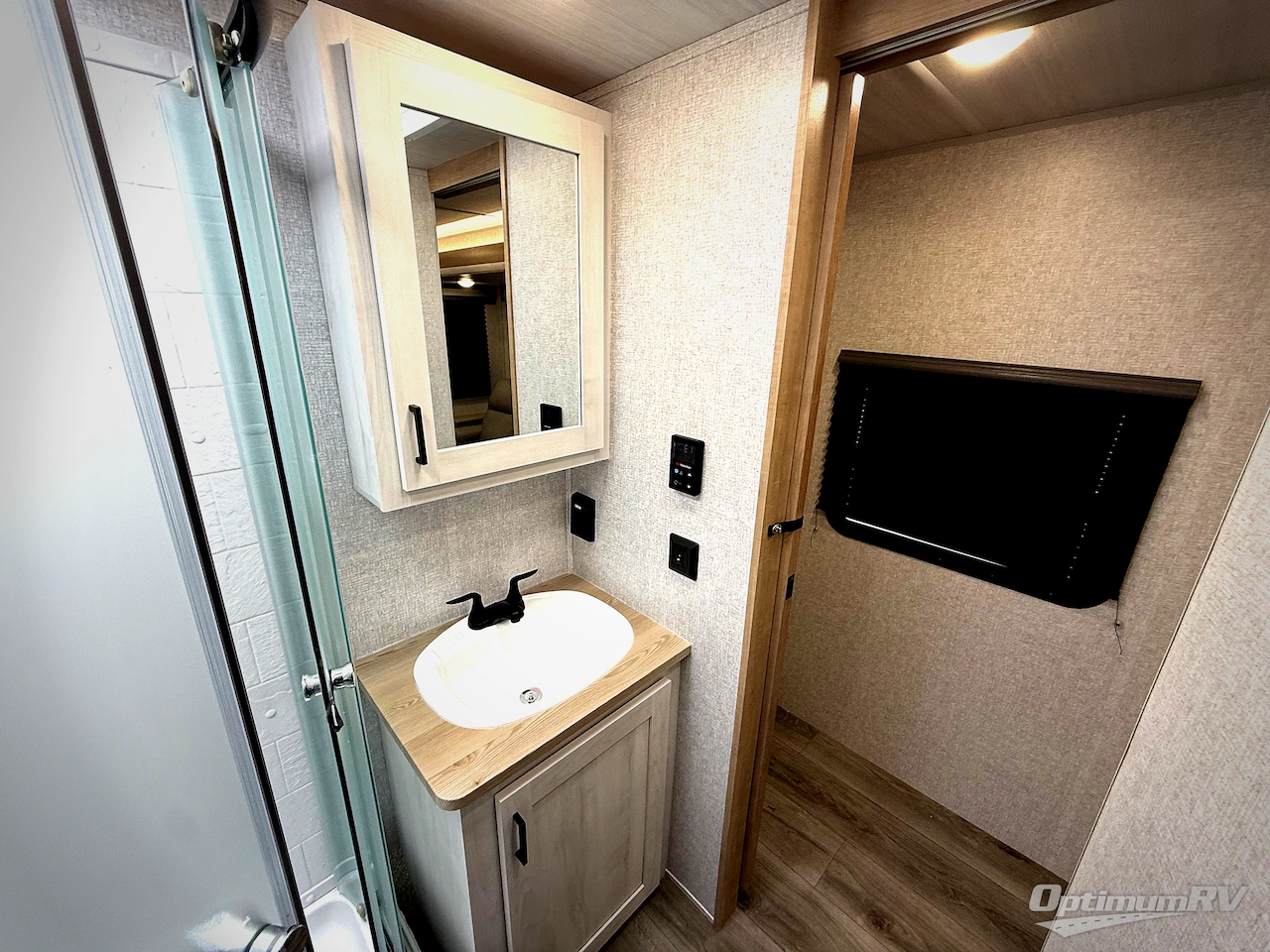 2026 East To West Longitude 230FK Photo 11