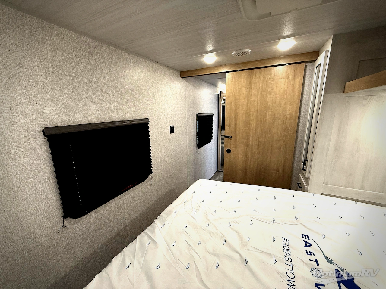 2026 East To West Longitude 230FK Photo 13