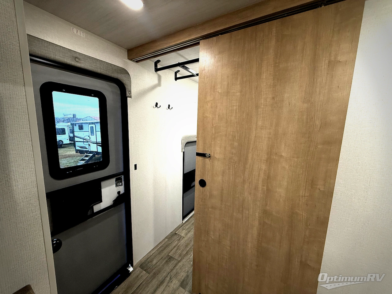 2026 East To West Longitude 319BH Photo 8