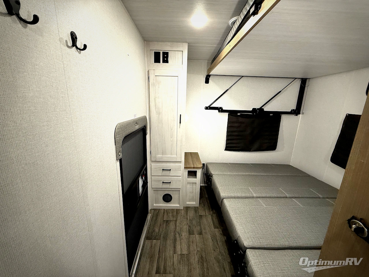 2026 East To West Longitude 319BH Photo 9