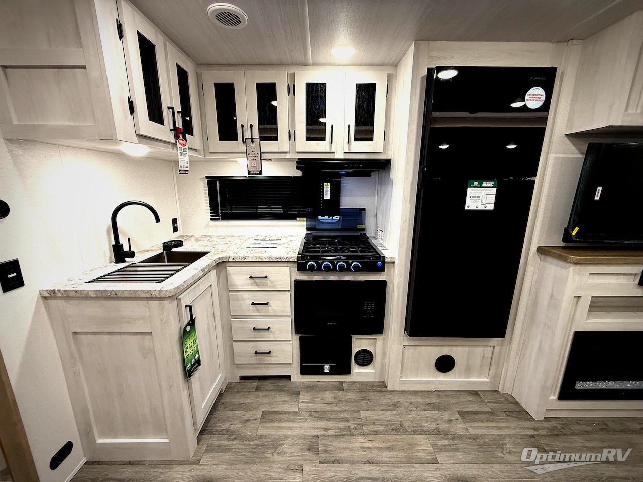 2026 East To West Longitude 319BH Photo 16