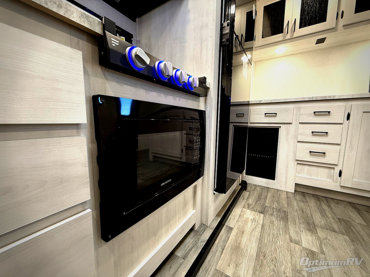 2026 East To West Longitude 310RL Photo 11