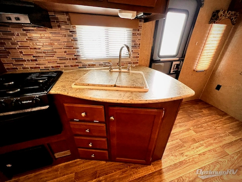 2015 Venture SportTrek 270VRL RV Photo 3
