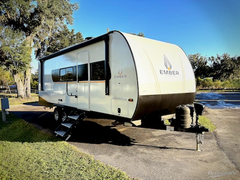 New 2025 Ember E-Series 22MLQ Featured Photo