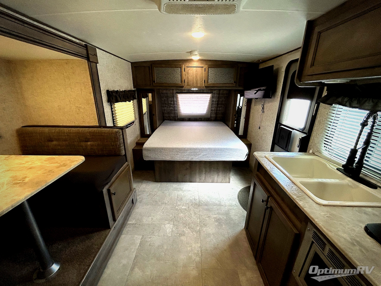 2019 Coachmen Apex Nano 191RBS Photo 5
