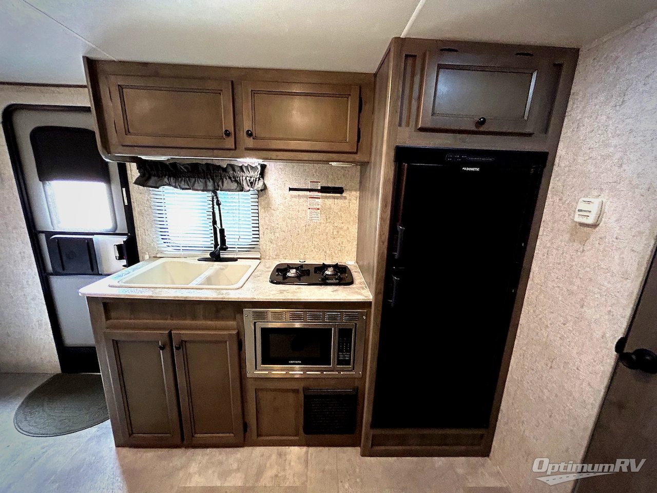 2019 Coachmen Apex Nano 191RBS Photo 6