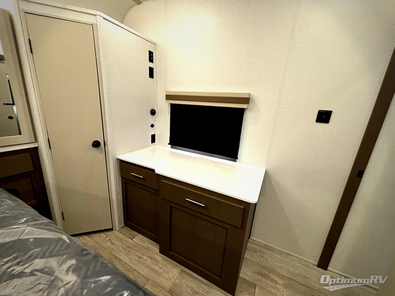 2026 East To West Alta 2870KTH Photo 10