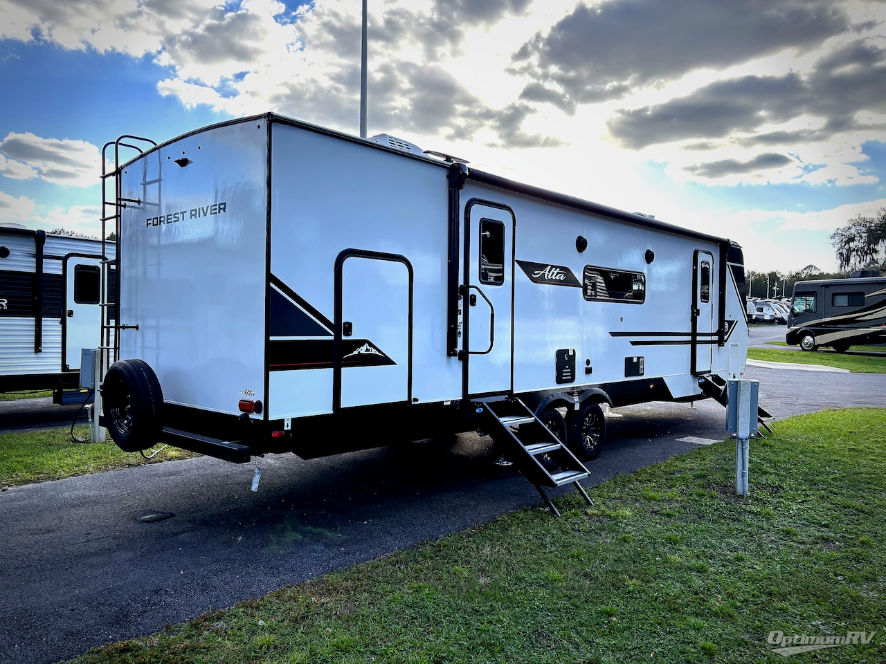 2026 East To West Alta 3010KBH Photo 2