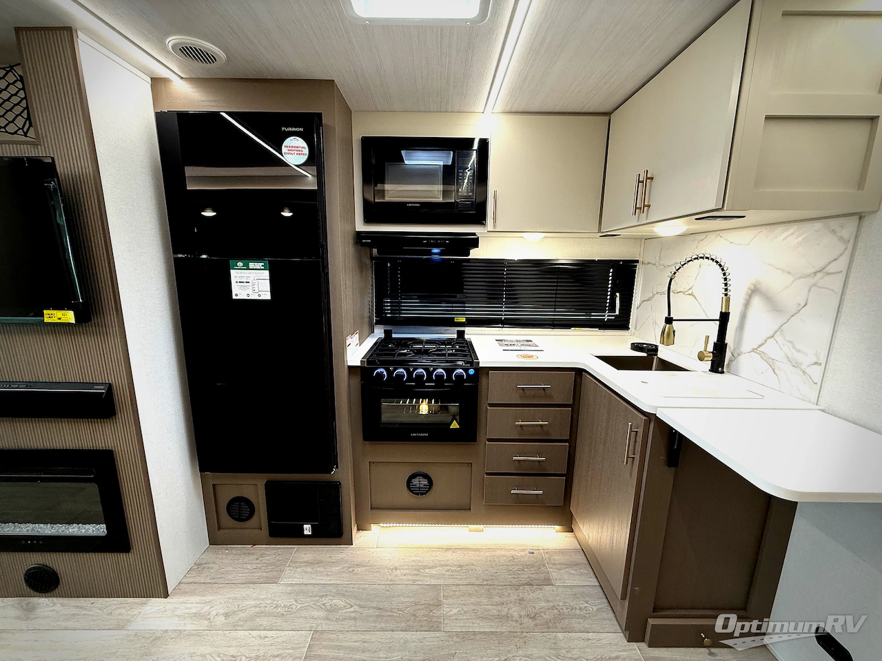 2026 East To West Alta 3150KBH Photo 15