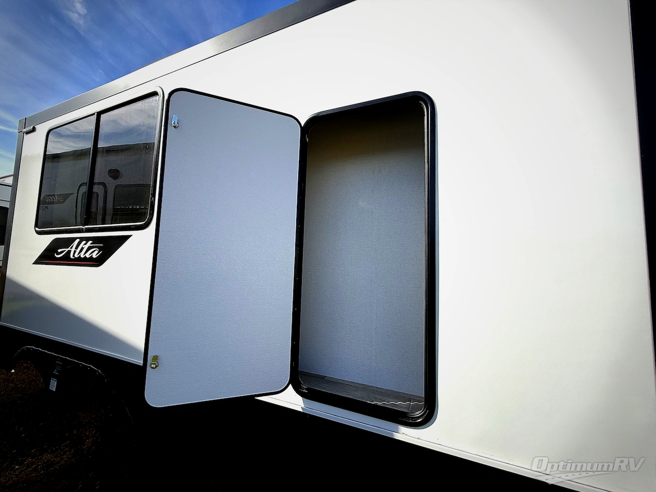 2026 East To West Alta 3175KRL Photo 25