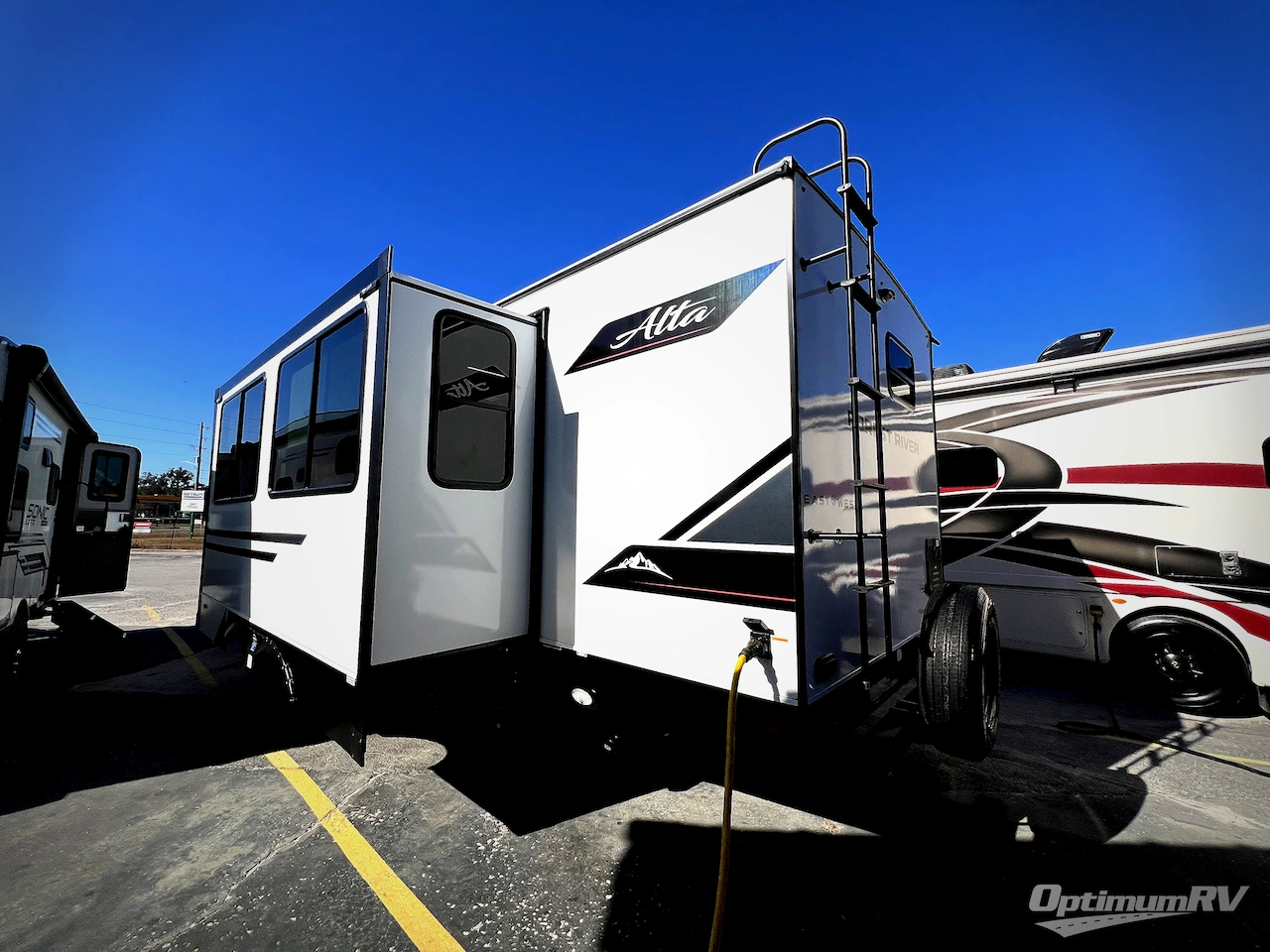 2026 East To West Alta 2600KRB Photo 2