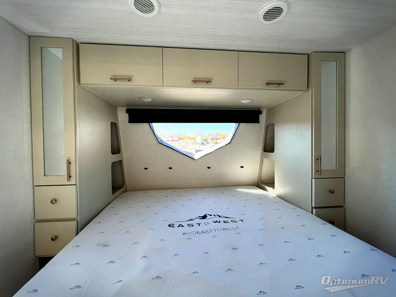 2026 East To West Alta 2600KRB Photo 15