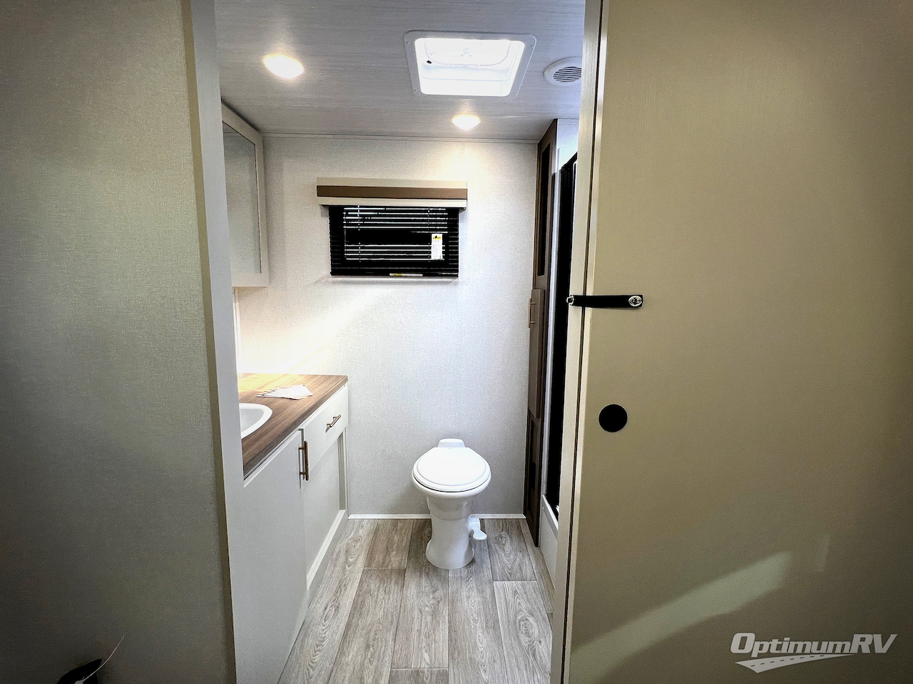 2026 East To West Alta 2600KRB Photo 16