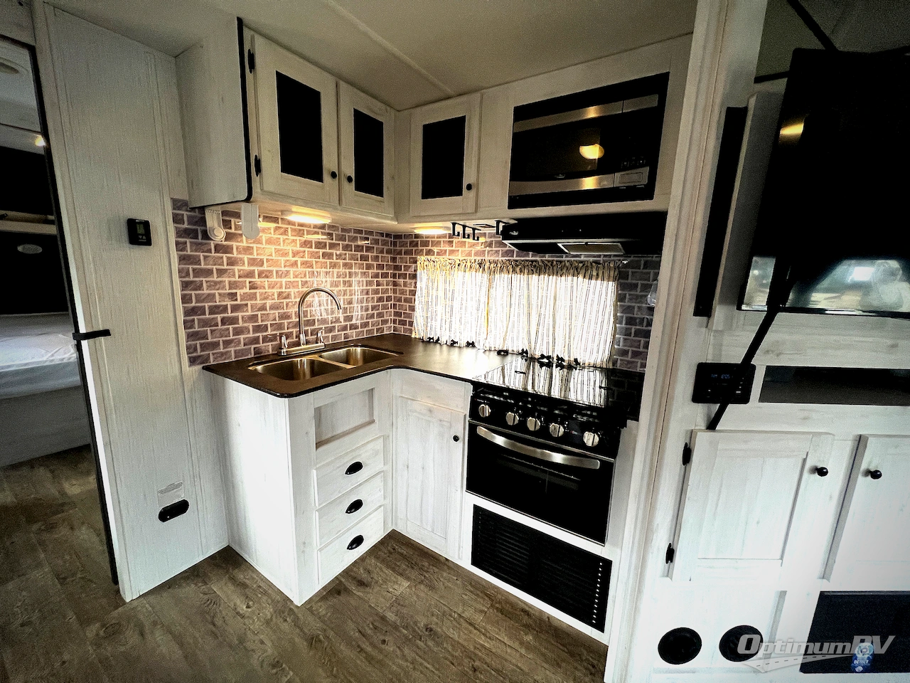 2022 Heartland Trail Runner 255RL Photo 9