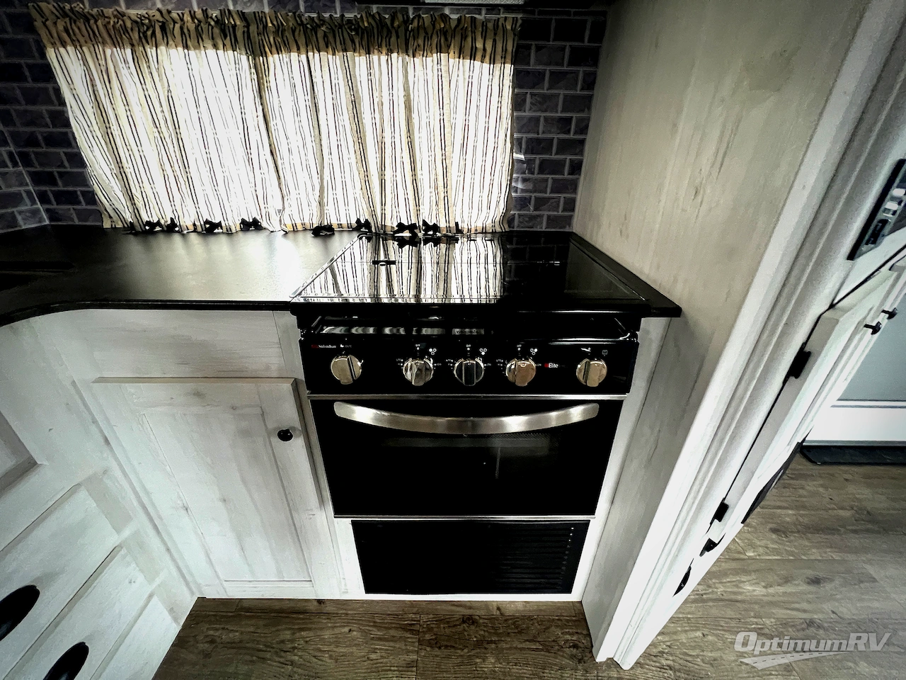 2022 Heartland Trail Runner 255RL Photo 11