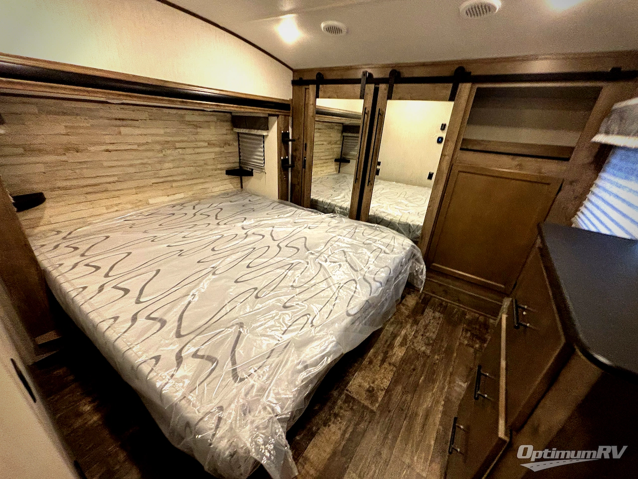 2022 Forest River Sabre 36BHQ Photo 7