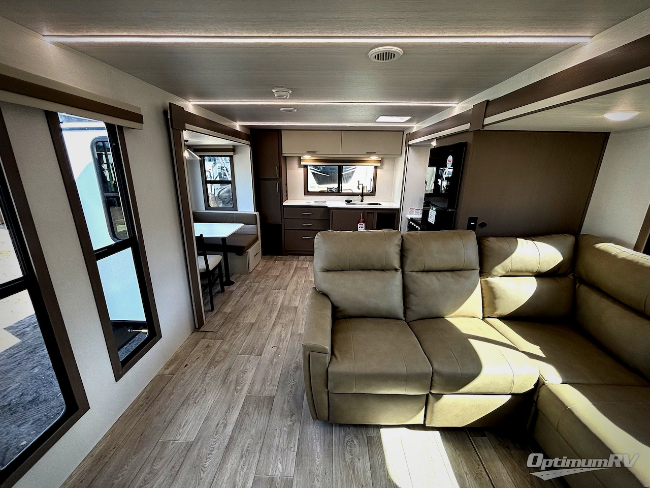 2026 East To West Alta 3175RK Photo 4