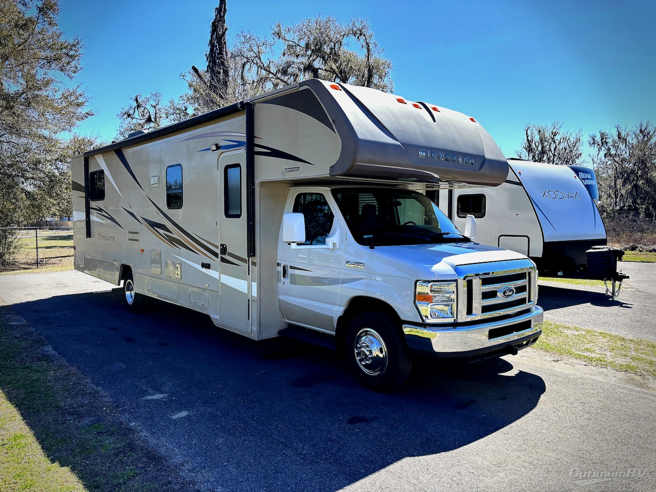 2017 Winnebago Minnie Winnie 31K Photo 1