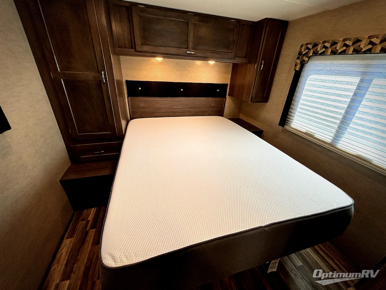 2017 Winnebago Minnie Winnie 31K Photo 18