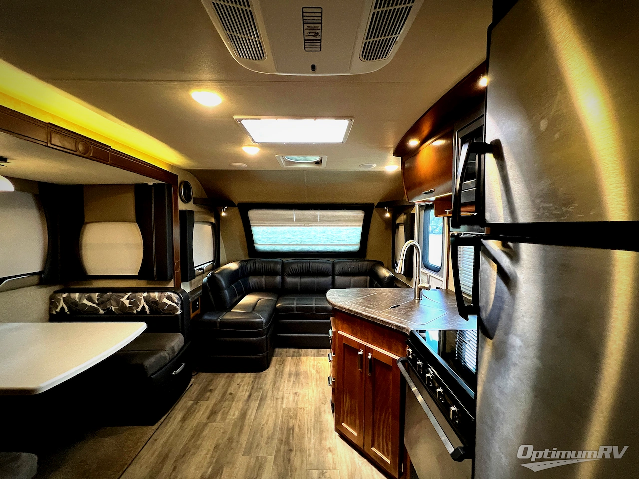 2019 Lance Lance Travel Trailers 2465 Photo 5