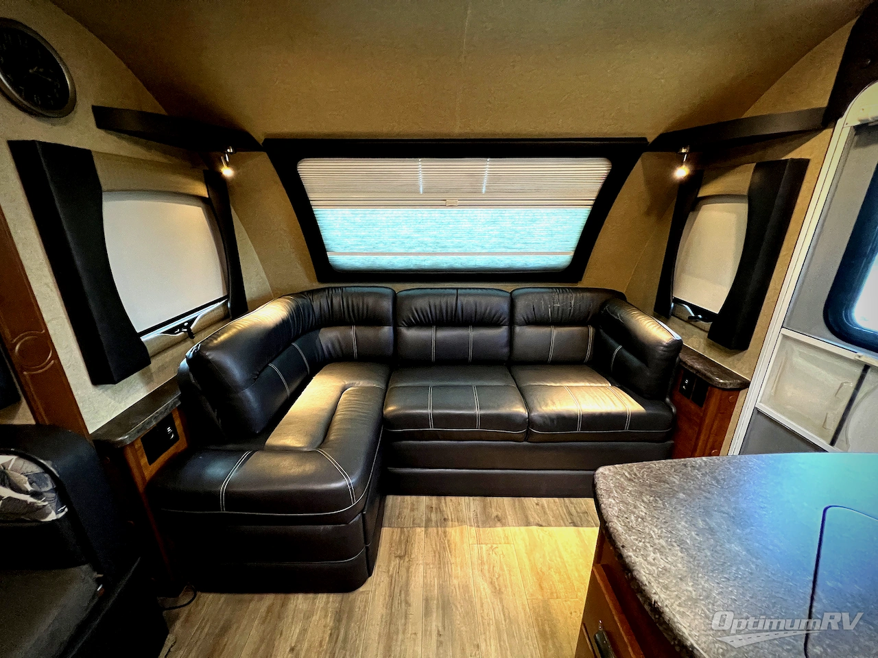 2019 Lance Lance Travel Trailers 2465 Photo 6