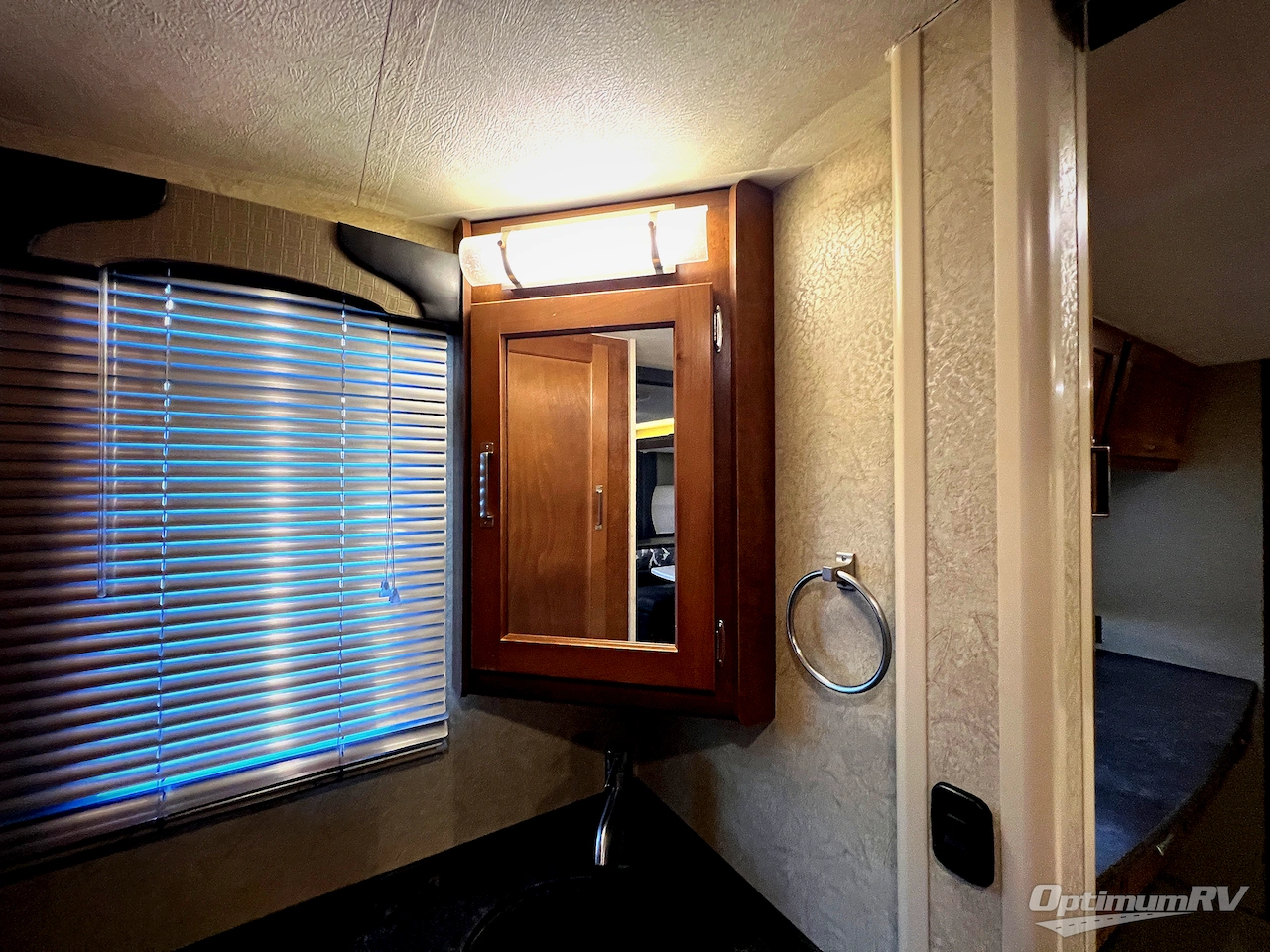 2019 Lance Lance Travel Trailers 2465 Photo 17