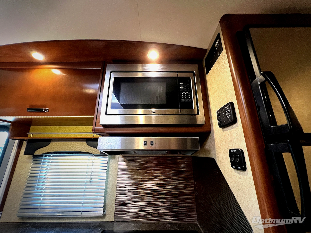 2019 Lance Lance Travel Trailers 2465 Photo 12