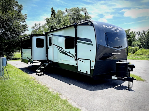 New 2026 Forest River Flagstaff Super Lite 29RLKS Featured Photo