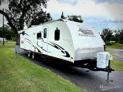 Used 2010 Coachmen Freedom Express 292BHDS Featured Photo